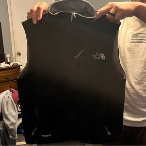 Women’s north face vest